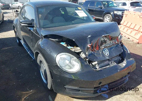 2015 Volkswagen Beetle 1.8T Classic из США, поврежденный, VIN 3VWF17AT5FM653130